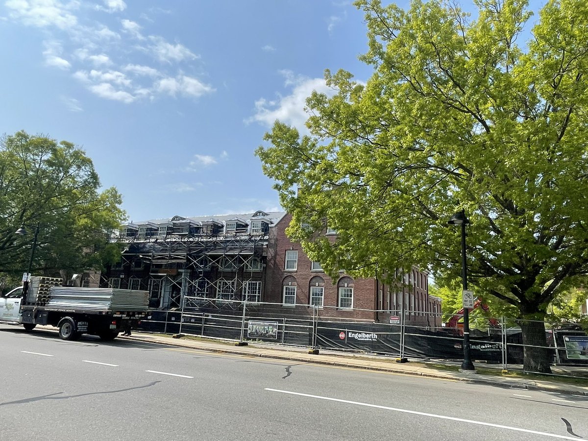 AlexTalcott's tweet image. #construction a good indicator for a healthy #collegetown —renovations underway, for an honors college #DurhamNH @UofNH