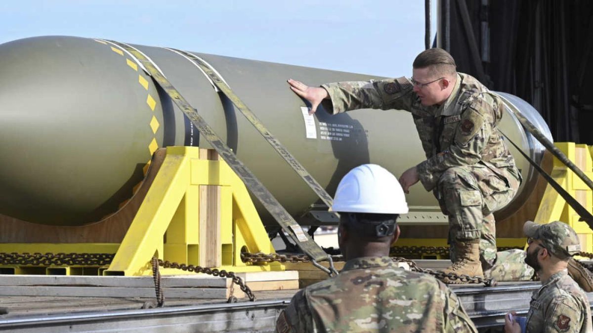 US Military Posts Pictures of Bunker-Busting Bombs Amid Iran Tensions
The GBU-57 could penetrate Iranian civilian nuclear facilities that have been built deep underground
by Dave DeCamp
<a href="/DecampDave/">Dave DeCamp</a> #Iran 
news.antiwar.com/2023/05/22/us-…