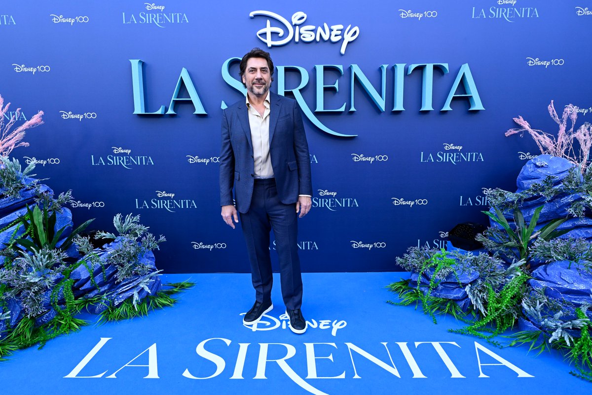 DisneyStudios's tweet photo. King Triton himself, Javier Bardem, commands the sea at #TheLittleMermaid premiere in Madrid! https://t.co/qLA6kPib97