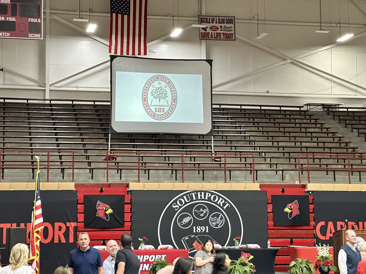 RickStevens63's tweet photo. Back at my old stomping grounds. #ClassOf1980 @SouthportHS for The Scholarship Banquet Dinner. https://t.co/uM0sTOSOc3