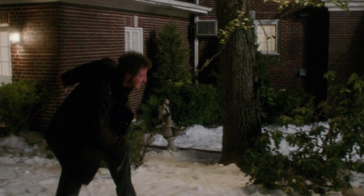 HomeAloneFrames's tweet photo. Home Alone by John Hughes - frames 118925 to 118928 of 148019.

 #homealone #homealoneframes https://t.co/a15u5asFR9