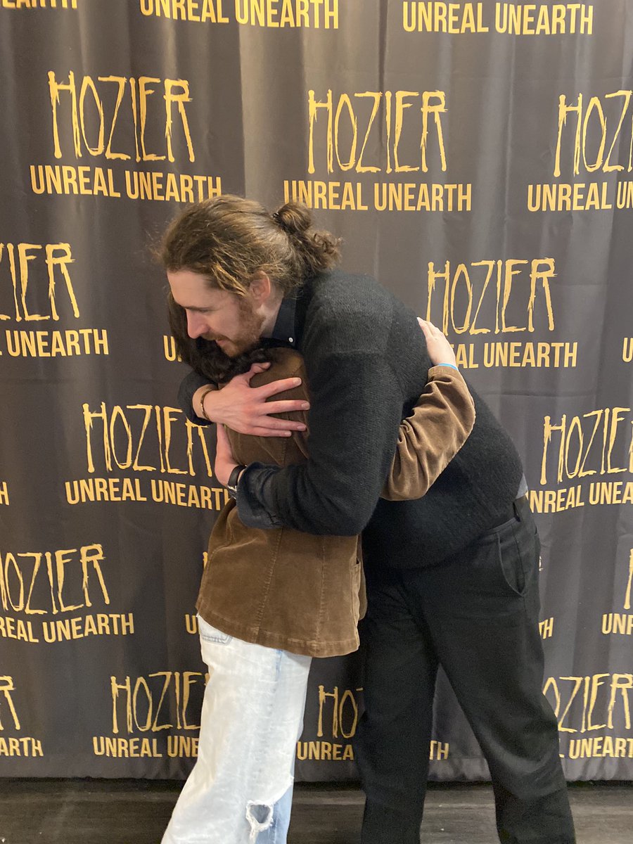 bees2rose's tweet image. literally i’m gonna throw up thank you hozier you’re so lovely