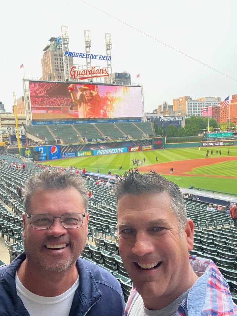 PaulHazlett5's tweet photo. Cleveland! https://t.co/Ria89xMwPR