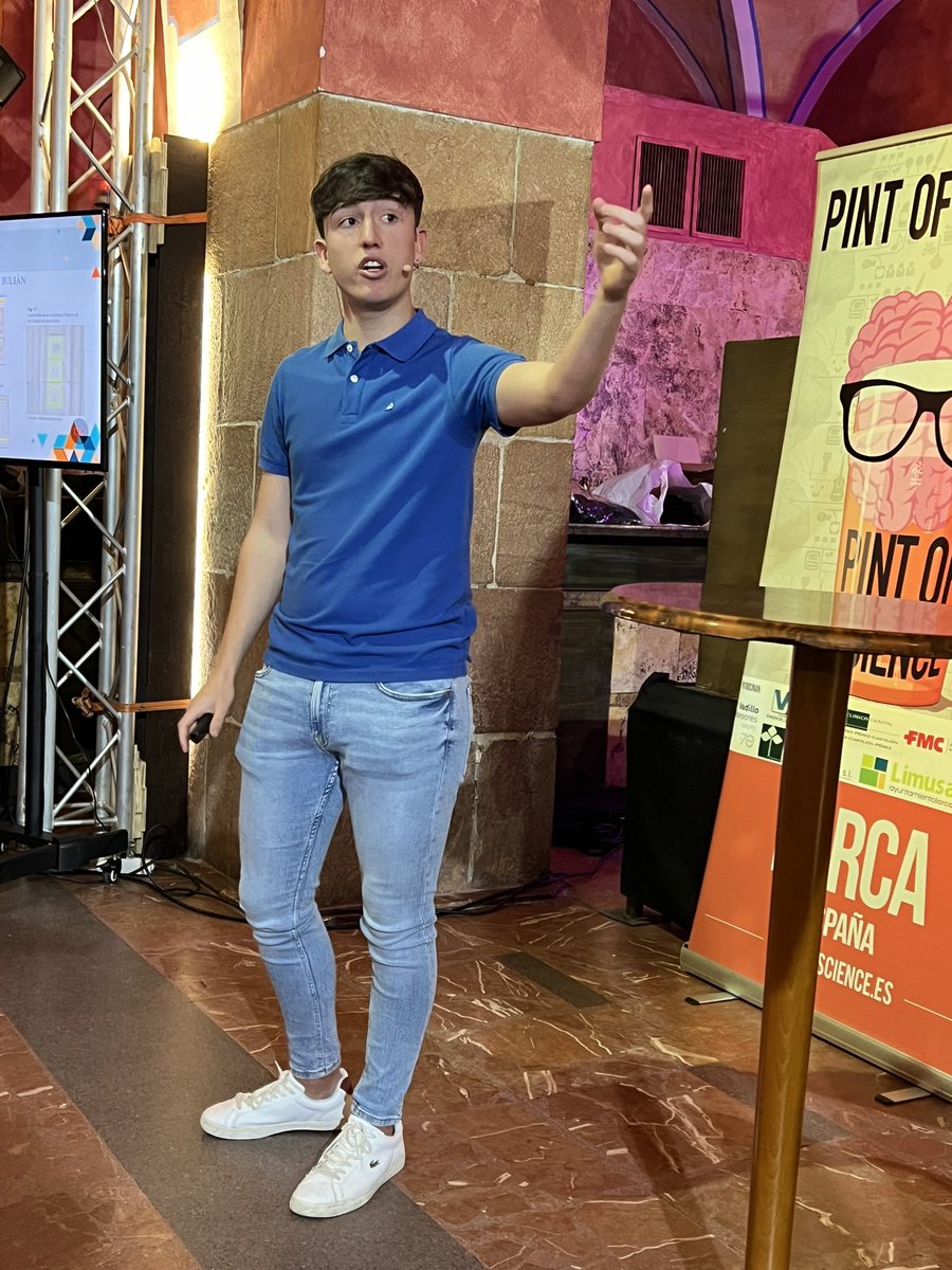 SergiMerida's tweet photo. No hay palabras para describir lo que hemos vivido hoy en nuestro #Pint23LOR con la #SalaSilos abarrotada, con el público entregado a @AnaBayes @magiaymates y también con #FranciscodePaulaLópez alumno del @IESRosGiner #Lorca https://t.co/a32uoiEqOf