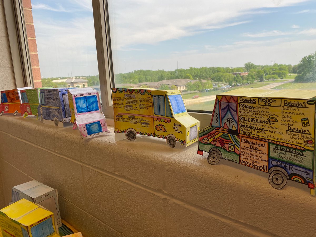 srasmith74's tweet photo. @CenturyWildcats Taco Trucks to end the year! 🌮🚚 https://t.co/FHa7XXITcz