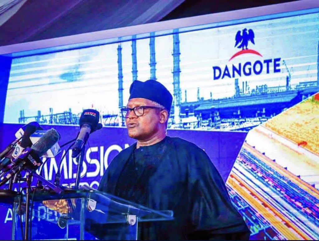 senatorbash's tweet photo. Dangote Textile
Dangote Sugar
Dangote Cement
Dangote Salt- NASCON
Dangote Seasoning
Dansa food
Dangote Oil and Gas
Dangote Transportation
Dangote Agro-sacks
Greenview Development Terminal
Savannah Sugar
MHF Properties
Dangote Refinery 

Take a bow, Alhaji Aliko Dangote https://t.co/YpZ305xAb8