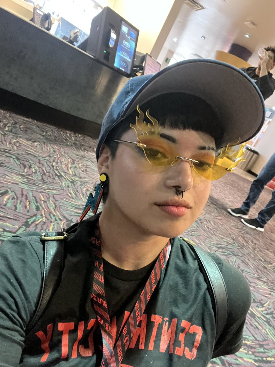 retiredfujoshi's tweet image. trust. #flashpack