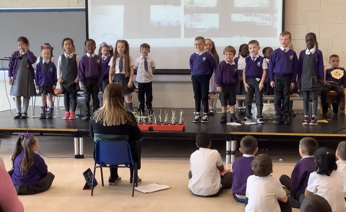 On Friday, P1/2 @StMonicaMilton presented their class assembly on Spring. 💐 They celebrated their learning on sheep shearing, baby animals and Our Lady by sharing their art work, interesting facts,a beautiful hymn and action song. 🐑🐣🙏 #pupilsleadinglearning #familyengagement