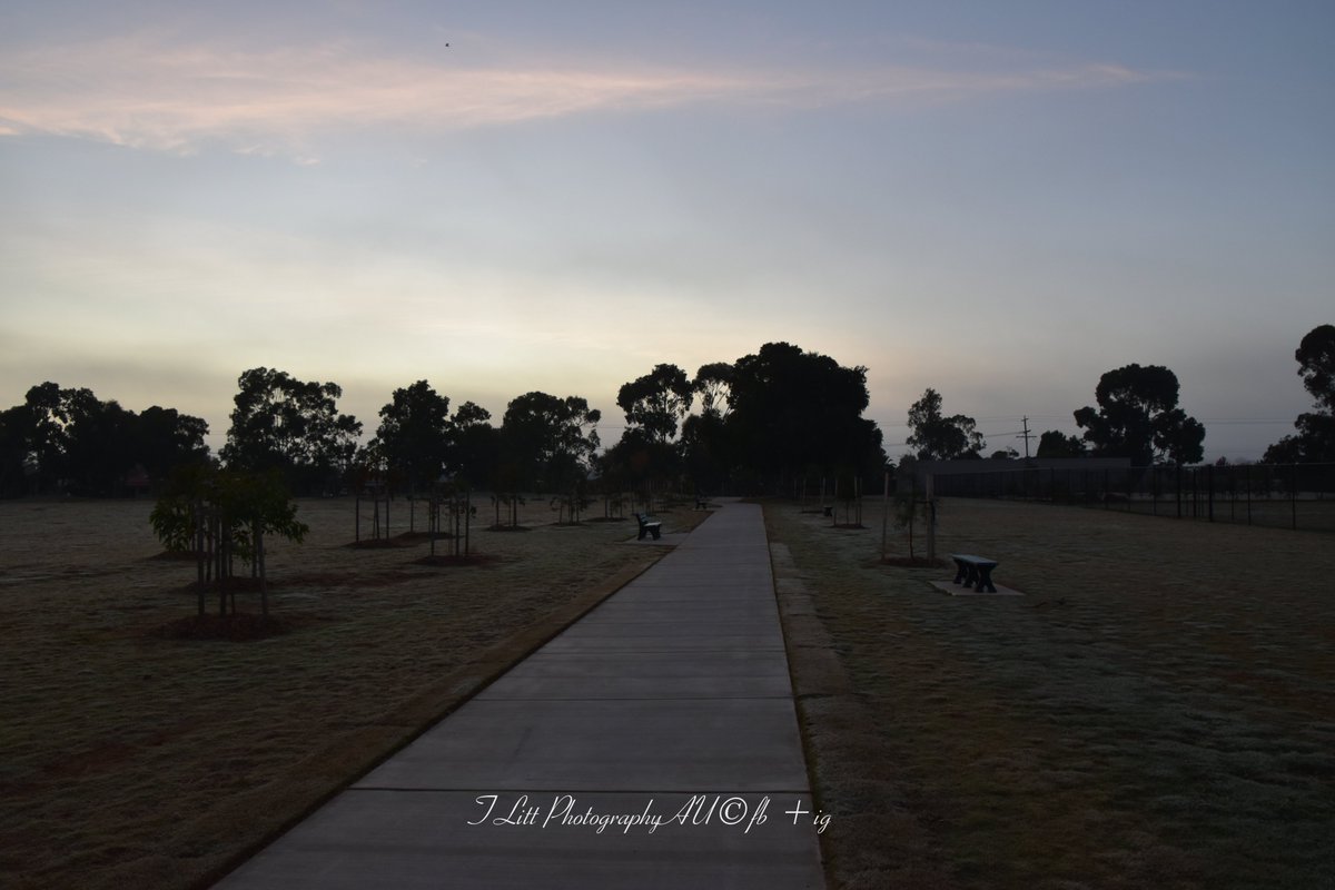 TonyL_Tchum's tweet photo. Zero degrees and only a light frost this morning at Echuca. #walking #morningwalk #abcvicweather #abcmyphoto #9newsmelbourne #katesweatherpics #weatherzone #bureauofmeteorology #autumn #autumnvibes #vicweather #echuca #tlittphotographyau https://t.co/vejfZfgyWe