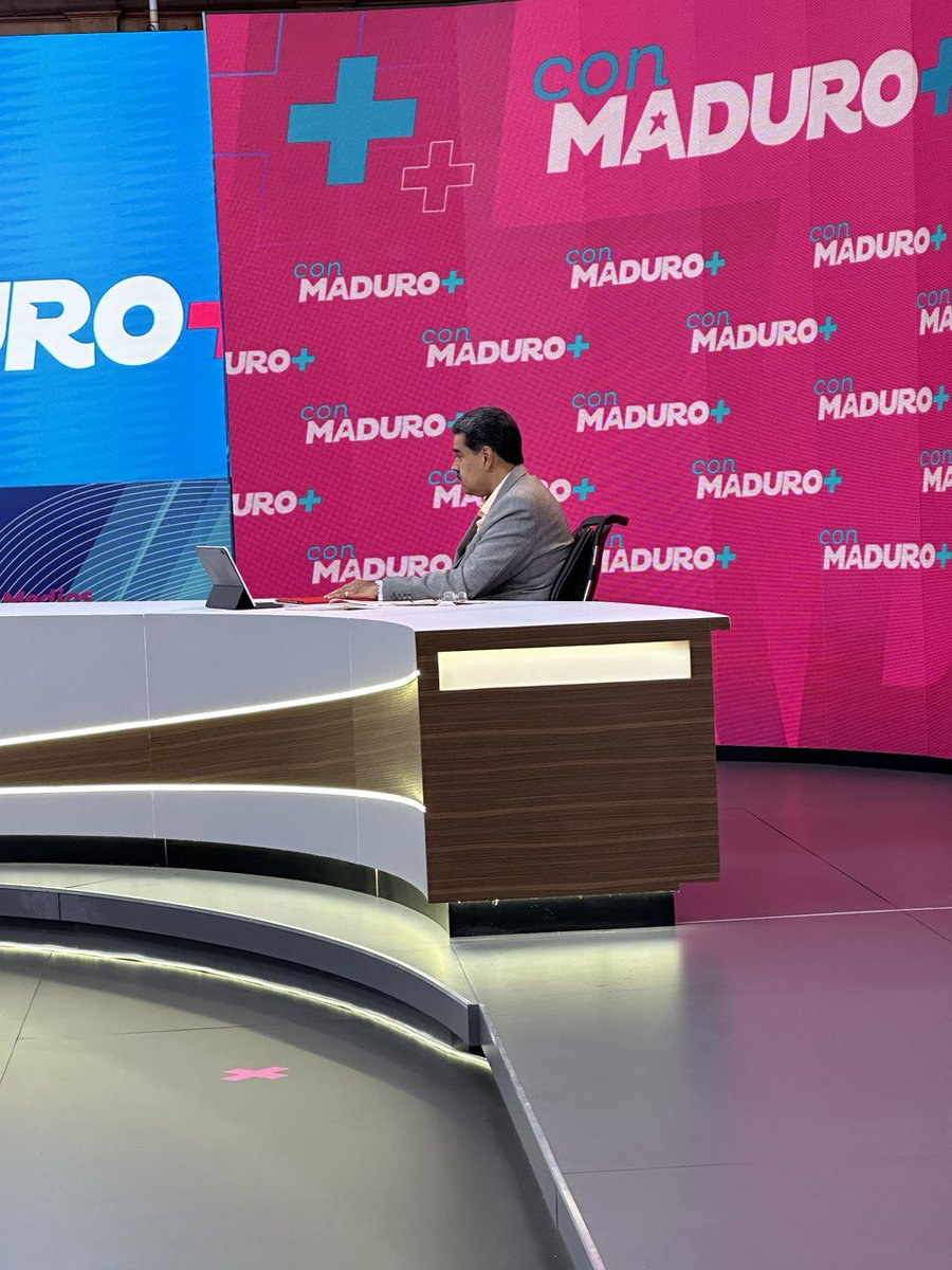 ScarletONCAtvr's tweet photo. Ya en VIVO 🔴 Presidente @NicolasMaduro en su programa @ConMaduroMas_ 

🟣 Fotos para compartir

#ConMaduroMásEducación https://t.co/X8VNdbd0DZ