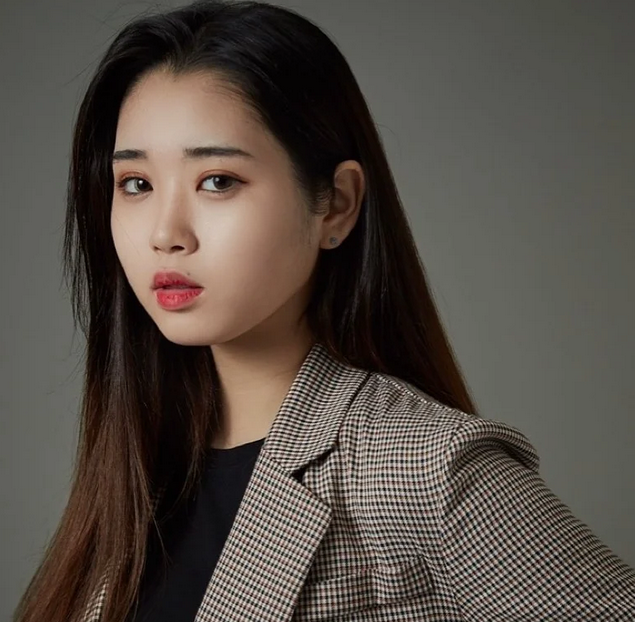 LSugardoll's tweet photo. @Vitinho_ez There is a link to a  cover of #HyunBin/#SongSun/#Nayoung and more BC Girls  in the quoted tweet above (and if you open the thread there are more). Formally spoken HyunBin was member of #BananaCultureGirls, #Bananact, #NewKid, #LionGirls and #TriAngels before debuted with #TRI_BE https://t.co/ruf3TBdsBg