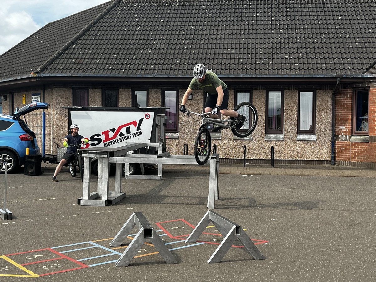 dennyprimsch's tweet photo. We all had a super exciting visit from @3sixtyBikeTeam today. Everyone had a great time watching the amazing stunts. Thank you for visiting 👍💪🚲 @nurserydennyps https://t.co/B6XXxkRuy2