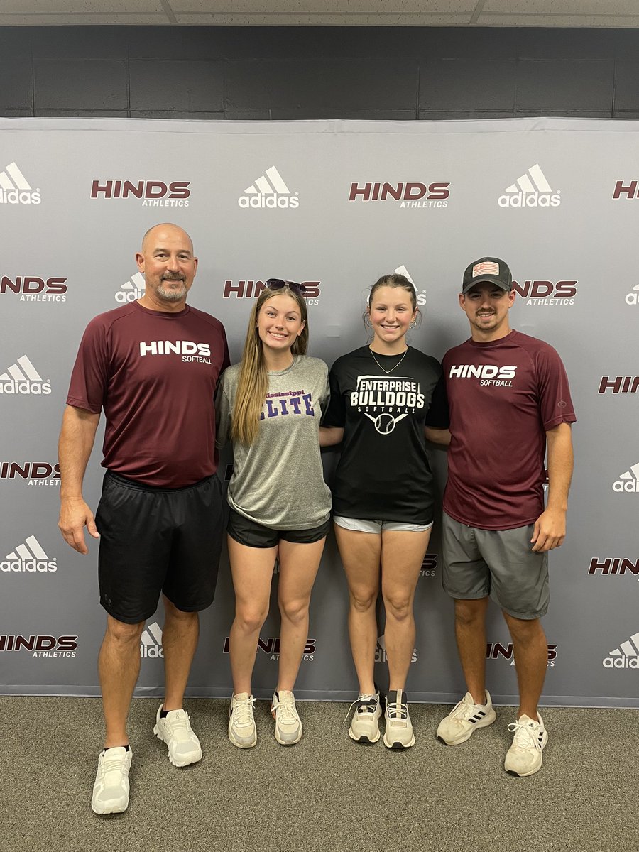Delaney_Perry2's tweet photo. Thank you to @Plummer_07 and Coach G for the visit and offer to further my softball and academic career at Hinds CC. #GoEagles https://t.co/N5tBlg2jca