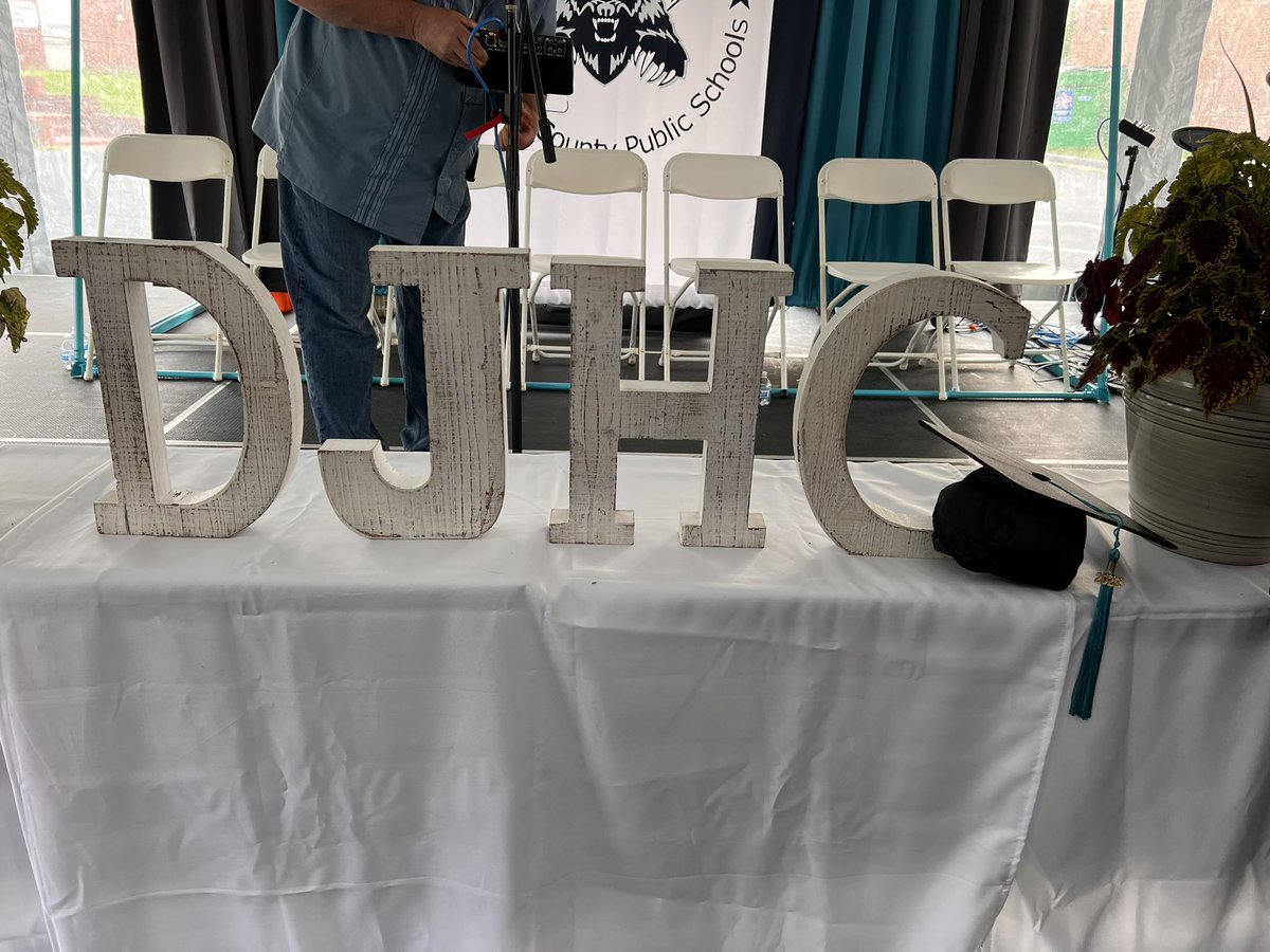 Congratulations DJH graduates! Beautiful setting to honor you &amp; all that you’ve accomplished! @fcpsk12 <a href="/BenThompson6450/">Ben Thompson</a> <a href="/jim_angelo_1969/">Jim Angelo</a>