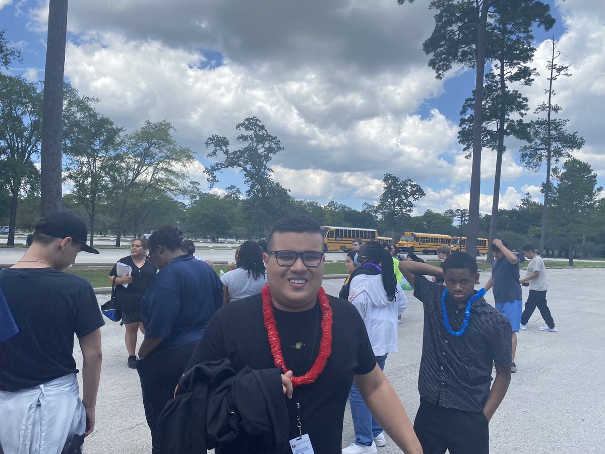 BlouClassroom's tweet photo. The kids had a blast at #meyerpark for our #slcfieldday @NimitzHS_AISD https://t.co/Ruq40mx2Xp