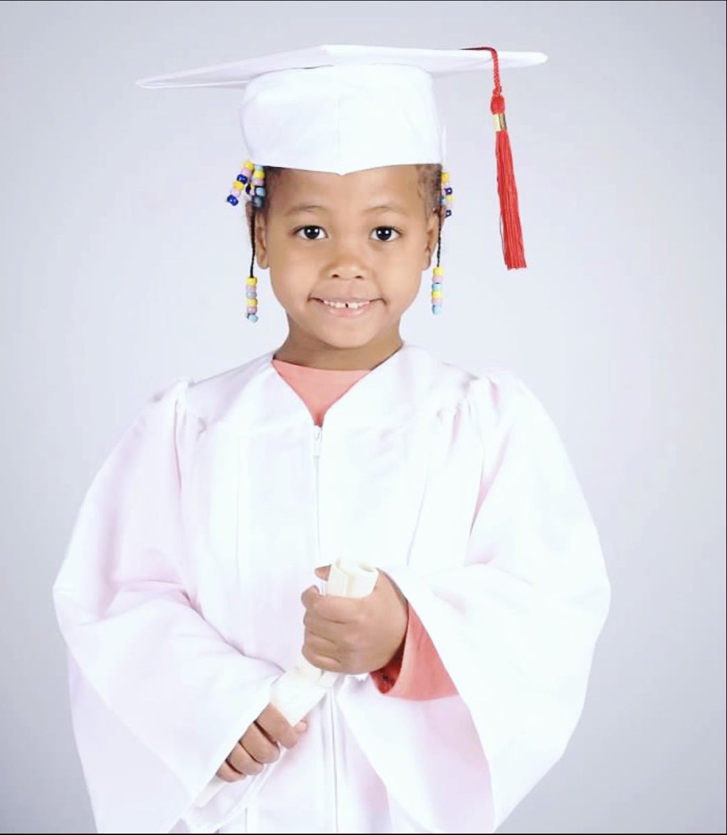 My girl! I am ✨HUGELY proud✨ of my daughter!! This Fall, my big girl will be attending Kindergarten & enrolled in the Dual Language Immersion Program! She is smart, witty, beautiful & kind #KinderPromotion #June9th #makinghermark #WhitleyJanelle #GoWhitWhit #thisisFIVE 5️⃣🍏💕🫶🏽
