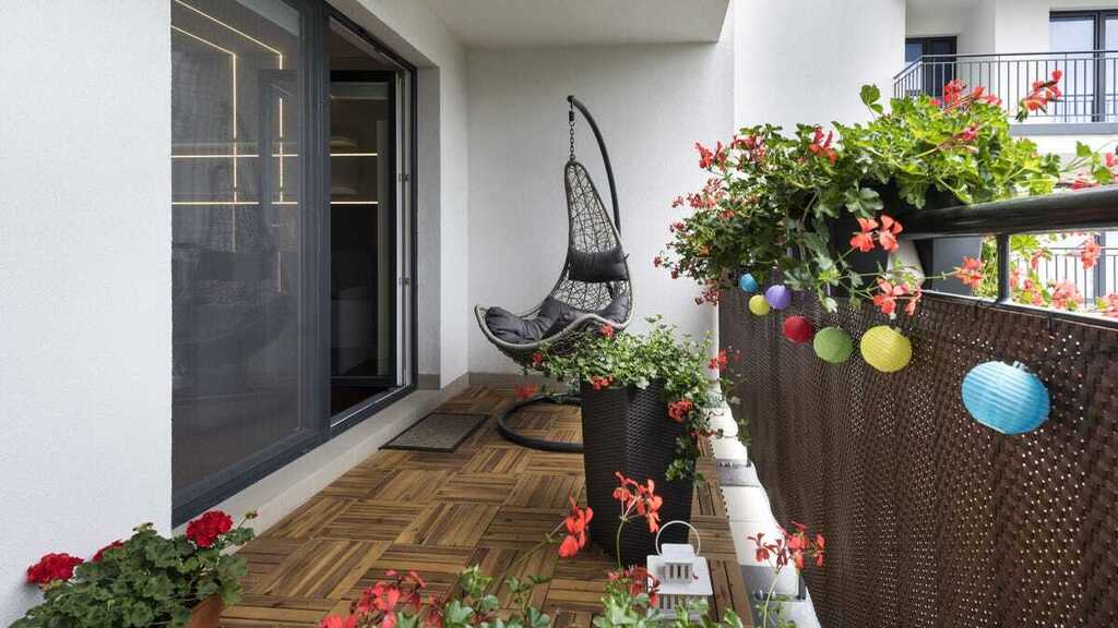 SystemReviewByU's tweet photo. The Best Ways to Make Your Balcony More Private https://t.co/THs0tlMenP https://t.co/vQysKxJXJK