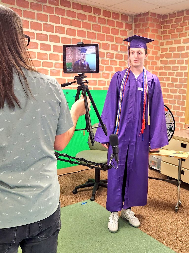 KellerISD's tweet photo. .@EagleRidgeKISD welcomed back over 80 @TimberCreek_HS Class of '23 Seniors this morning, who each had the chance to share their post-graduation plans or favorite ERES memory on morning announcements, and parade down the halls for one final clap out! #KISDGrad23 #CelebrateKISD https://t.co/K1vmDR8DAS