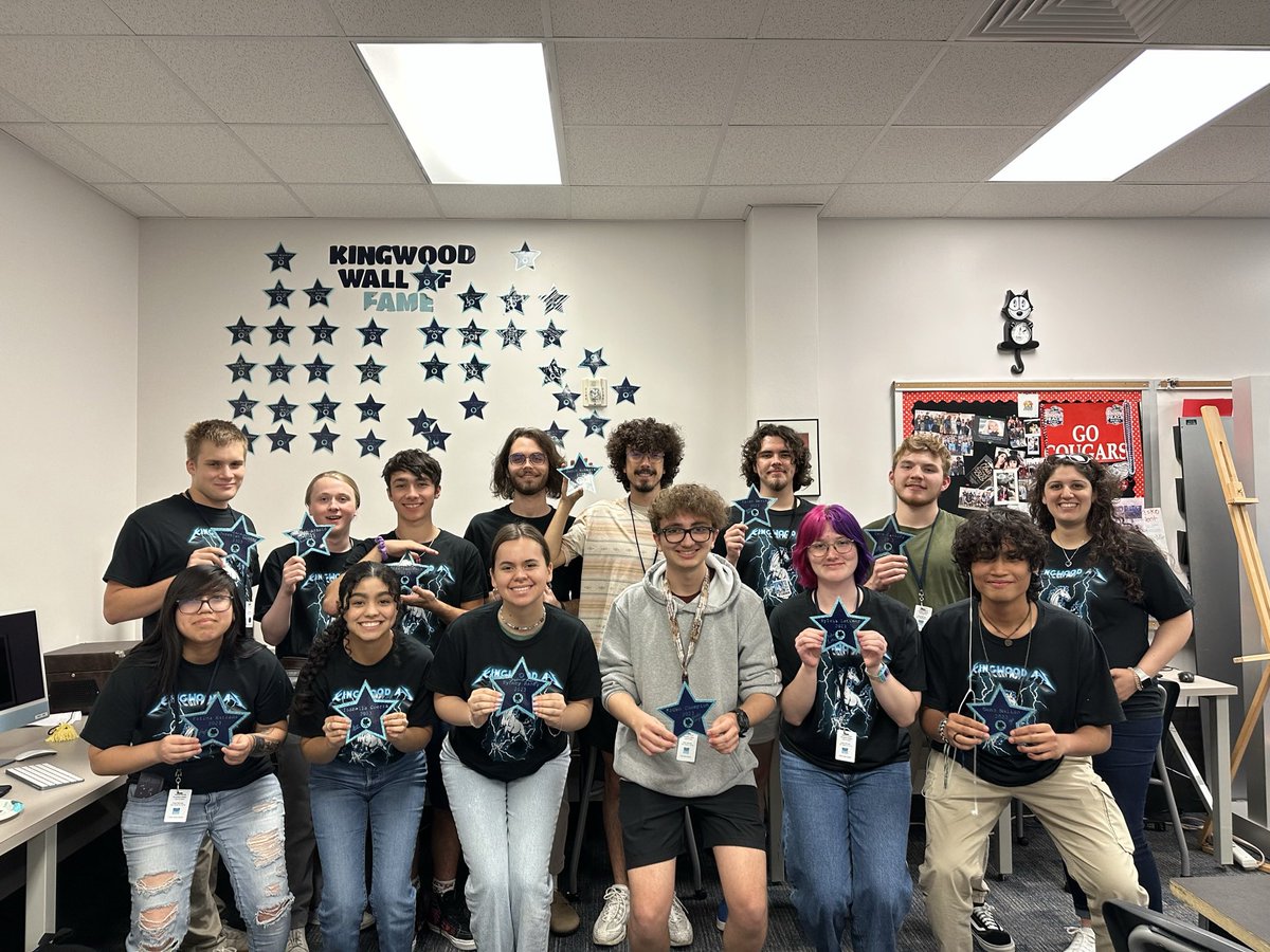 Anisha_Razo's tweet photo. Here’s to another year in the books! We honored our Seniors with putting their stars up on the wall, wore our new shirts, played the Saran wrap ball game and ate pizza! #endoftheyear #classof2023 #7yearsteaching #seniorstars https://t.co/3HhoSY6Wu1