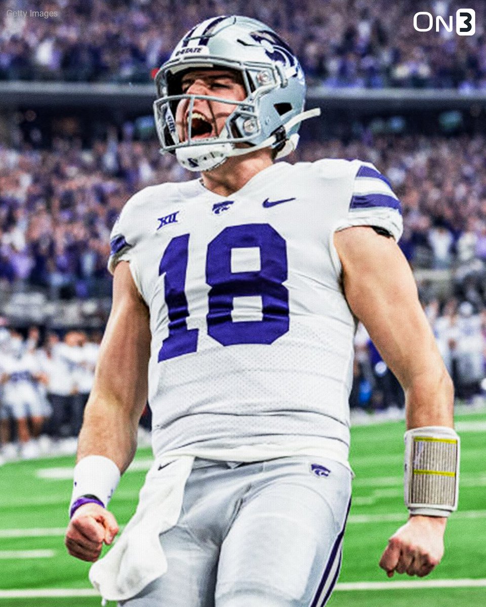 On3's tweet image. Who is the most underrated QB in college football? 🤔

on3.com/db/will-howard…