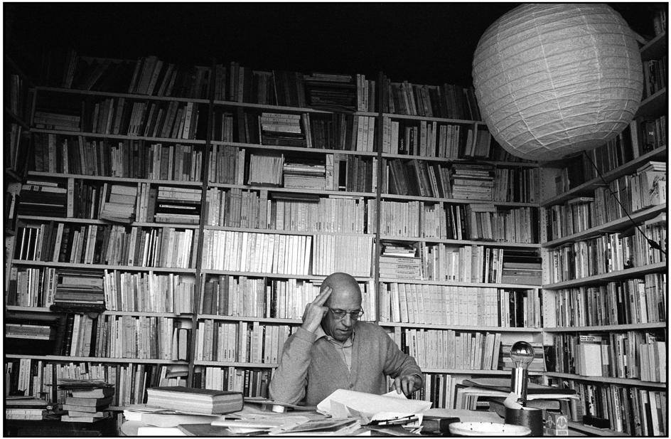 mechulmuhayyil's tweet photo. 10 yıllık felsefe kariyerimde günümüze dair okuduğum en mantıklı şeyi foucault söylemişti. insan, diyor, bir teşebbüs/kuruluş/şirkettir. bu nedenle, insanın sorunu da, en nihayetinde, bir yönetim sorunudur. zamanını, duygularını ve arzularını yönetemeyen hayatını ziyan ediyor. https://t.co/klde0WMv0o