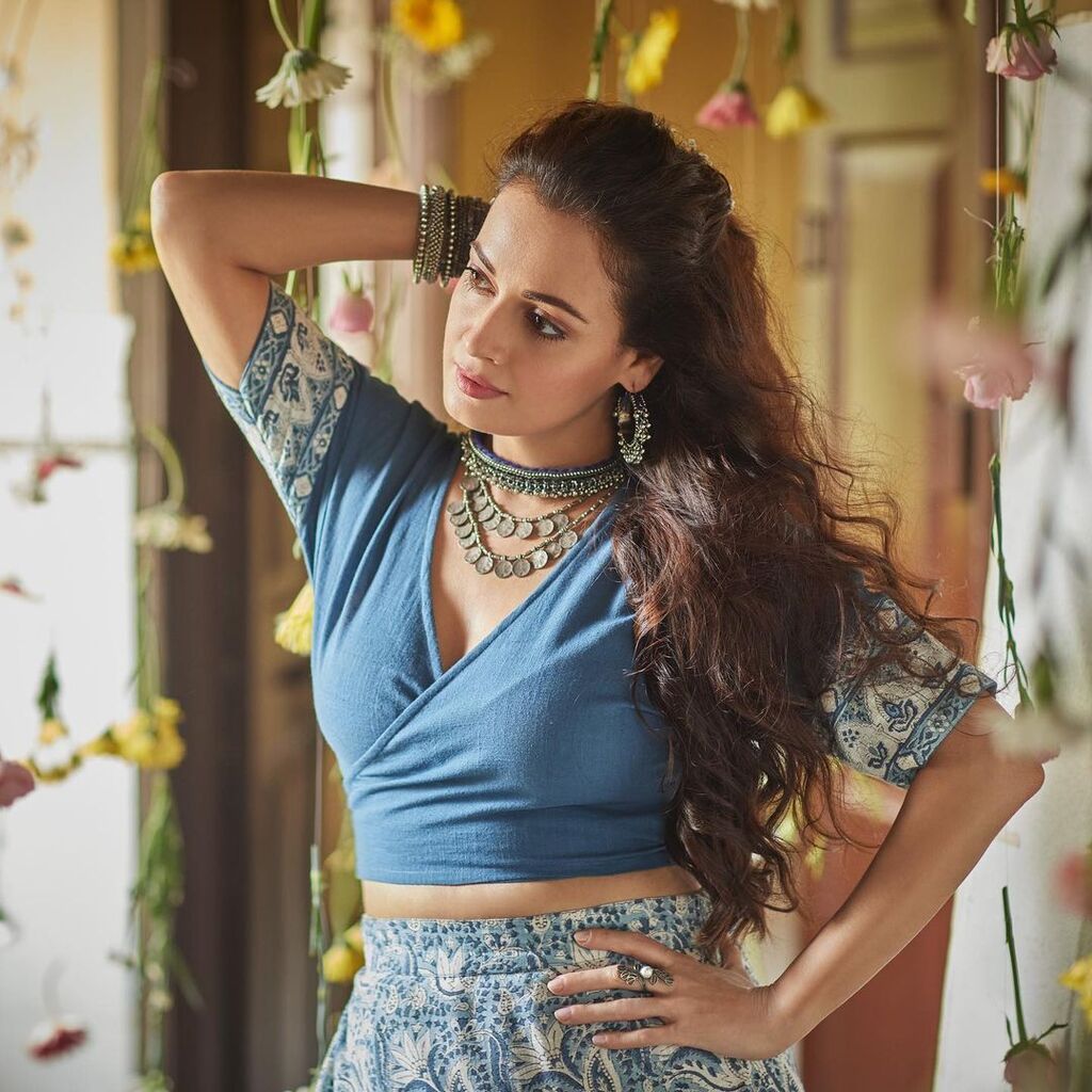 POWreddit's tweet image. Dia Mirza, 41 via /r/PrettyOlderWomen #POWReddit bit.ly/45khQ6F