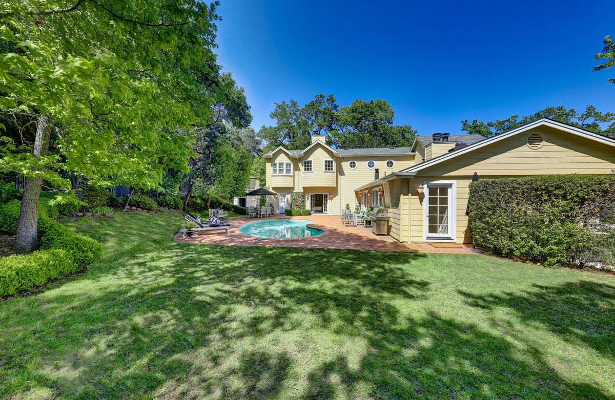 GoldenGateSIR's tweet photo. Extraordinary Property of the Day: 20 Wolfe Glen Way, Kentfield. Listed by Stephanie Lamarre. https://t.co/ExrTMRpcr8

#GoldenGateSIR #GGSIR #SothebysRealty #SIR #NothingCompares #EPOTD #Kentfield #MarinCounty #NorthBay #LuxuryRealEstate #RealEstate #California https://t.co/9xjO6kDBAx