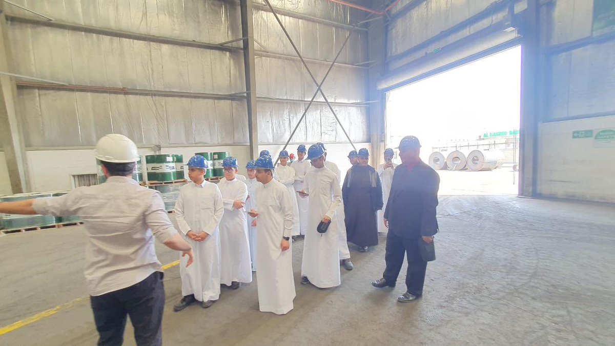 Diorg01's tweet photo. الزيارة الخامسة والستون || انطلق طلاب  ثانوية دار الثقافة  إلى مصنع اليمامة للصناعات الحديدية  في المدينة الصناعية  .. وتعرفوا على خطوط الانتاج وطريقة العمل داخل المصنع .. ضمن مبادرة #صناعيو_المستقبل https://t.co/0PToyhVjrG