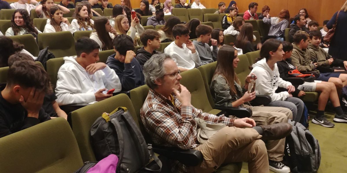 a participar en la gravació d'un programa de ràdio: l'espai L'ofici d'educar del programa <a href="/elsuplement/">El suplement</a> de <a href="/CatalunyaRadio/">Catalunya Ràdio</a> 

#lesmargues #ESO #projectes #sortides