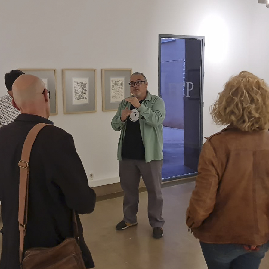 MuseoGabarron's tweet photo. Agradecemos a todas las personas que nos visitaron durante la Noche de los Museos. Con visitas guiadas y la colaboración especial de @jjyelo y Sergio Sánchez, que hicieron la guía de su propia exposición. https://t.co/ENNHluxH1B