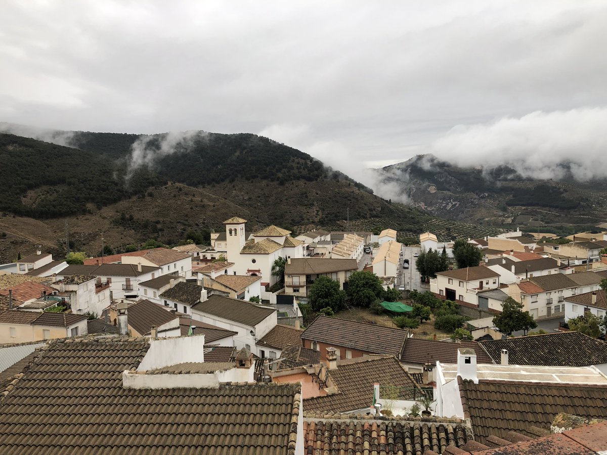 DavidCliffe12's tweet photo. Rain stopped! View from Tozar, 1000m up. Ride to Cordoba has begun. #cycling #Andalucia #Spain https://t.co/9kBa65flVj
