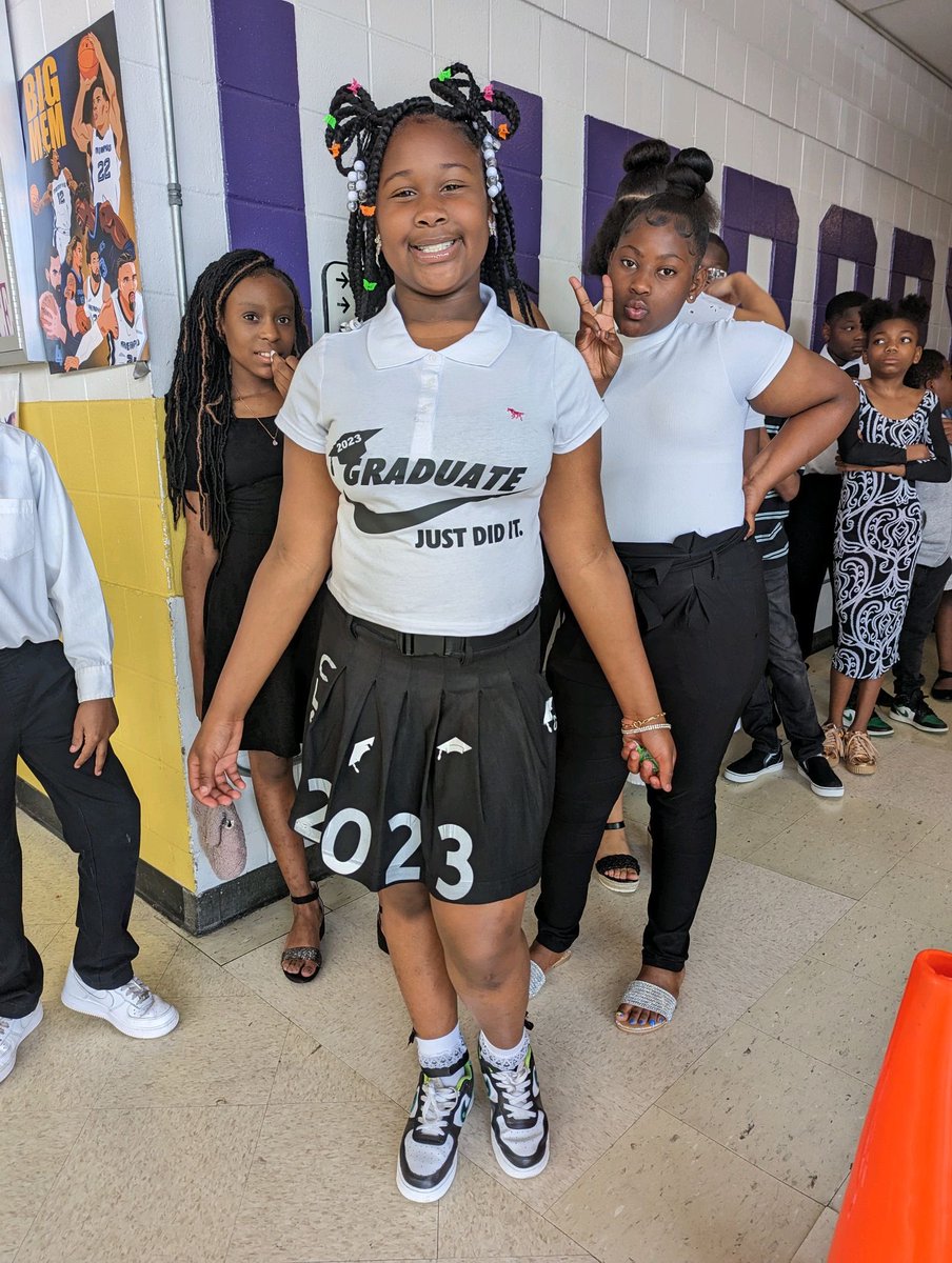 GeeterSchool's tweet image. Ms. A. Smith, Ms. Green, &amp;amp; Ms. E’s students are saying ✌🏾🎓🥳 to the 5th Grade! #GeeterK8