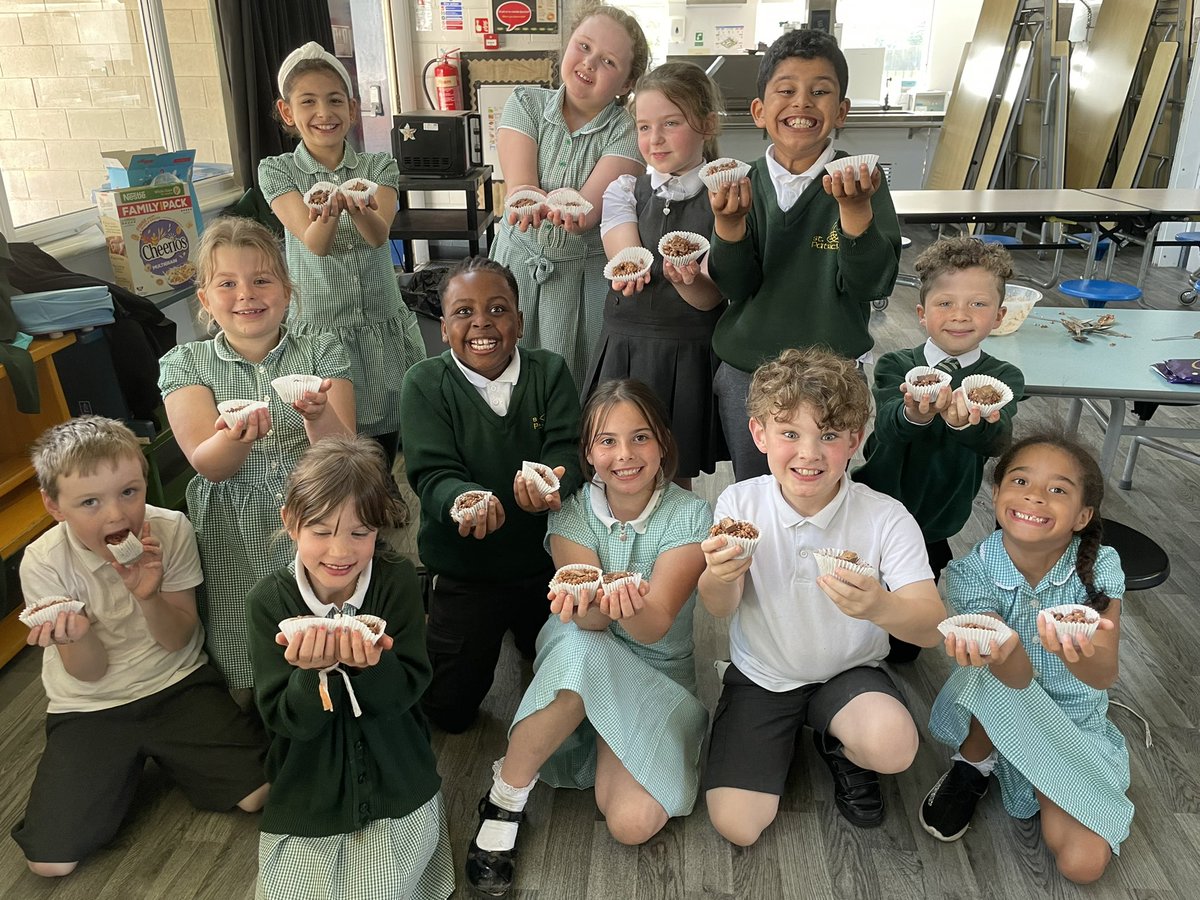 Yummy rice crispy &amp; cherio crispy cakes at cookery club today! #stpatricks