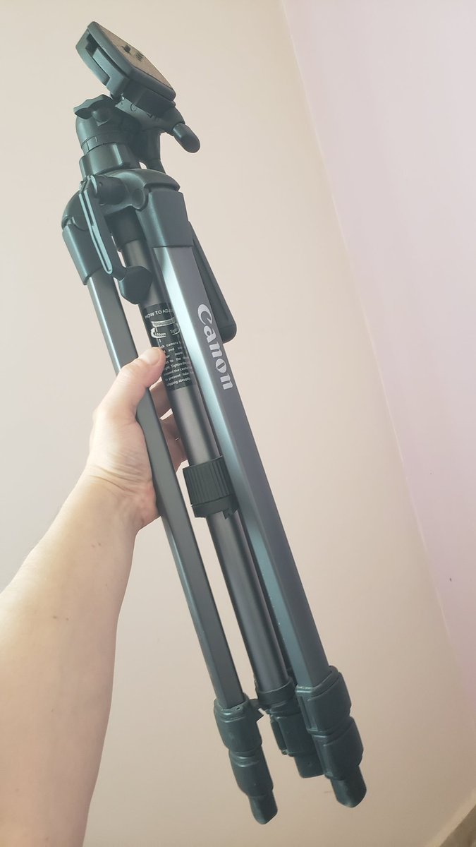 lightandpole's tweet photo. Hi @TSA! Could you please confirm if the Canon 6195A006 Deluxe Tripod is TSA approved to be traveled in a carry on? (I attach a picture of the tripod.)
Thank you! https://t.co/qcFgy2STlk