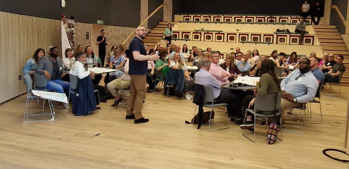 MartinJonesNAEA's tweet photo. I've never been to a #Hackathon before, but thanks to @OgiWales @LouClem1 , I was invited to #Cwmpas #HackofKindness with @martin_downes & others this afternoon. It blew me away. So full of energy & challenging your normal thinking, it was amazing. #StartSomethingGood #Diolch https://t.co/wpzTmv8VHD