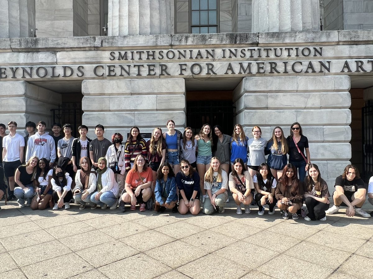 AngTaggart's tweet image. Took my #APLang class to @smithsoniannpg today for some inspiration as we wrap up the year’s discussions about identity and what it means to be an American. Thanks to the museum educators for our special tour. A lovely day with these awesome kiddos @OaktonHS