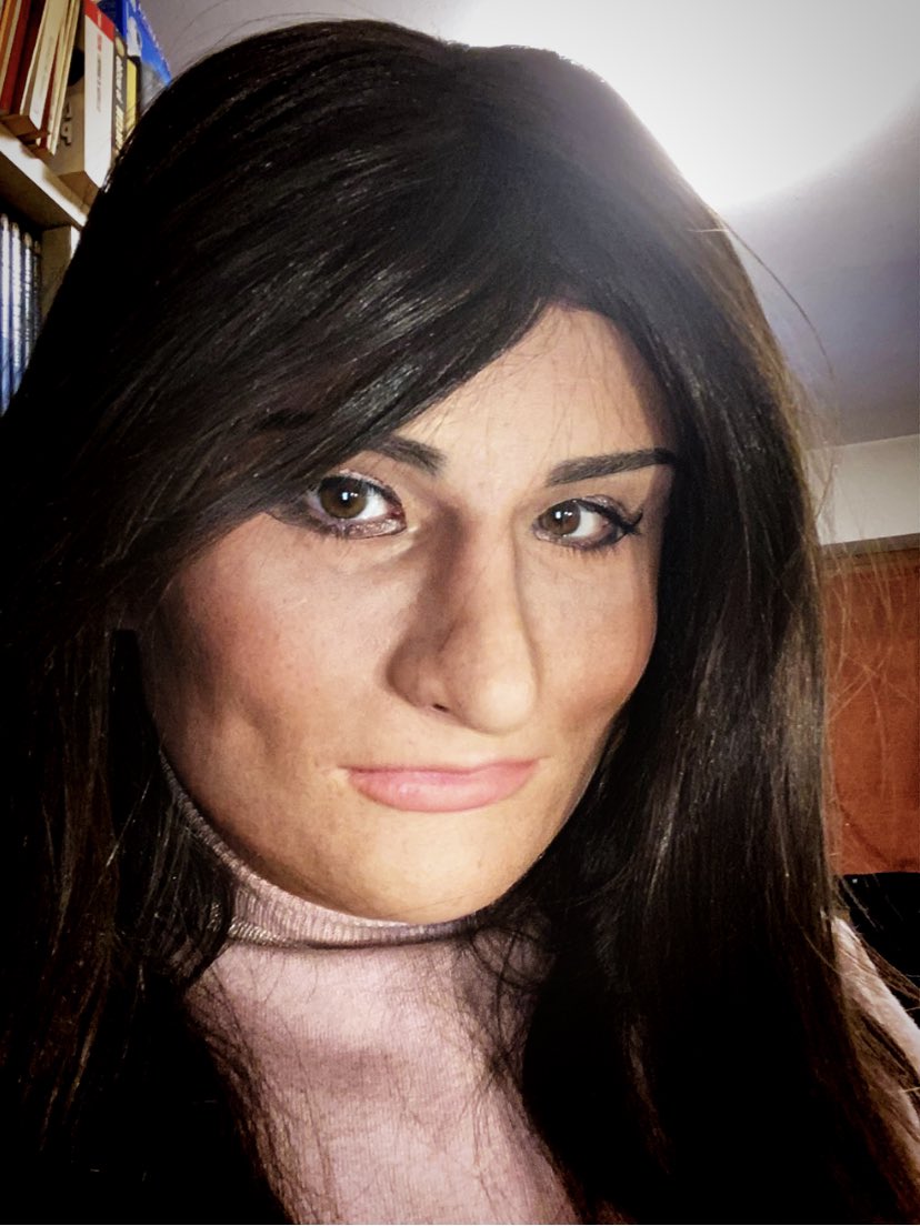 PatriziaMassili's tweet photo. Blast from the past (2 months ago) #reallyorfake ? #lightmakeup @CreaFx #crossdressing  #femalemask https://t.co/Ok1RWgSDTv