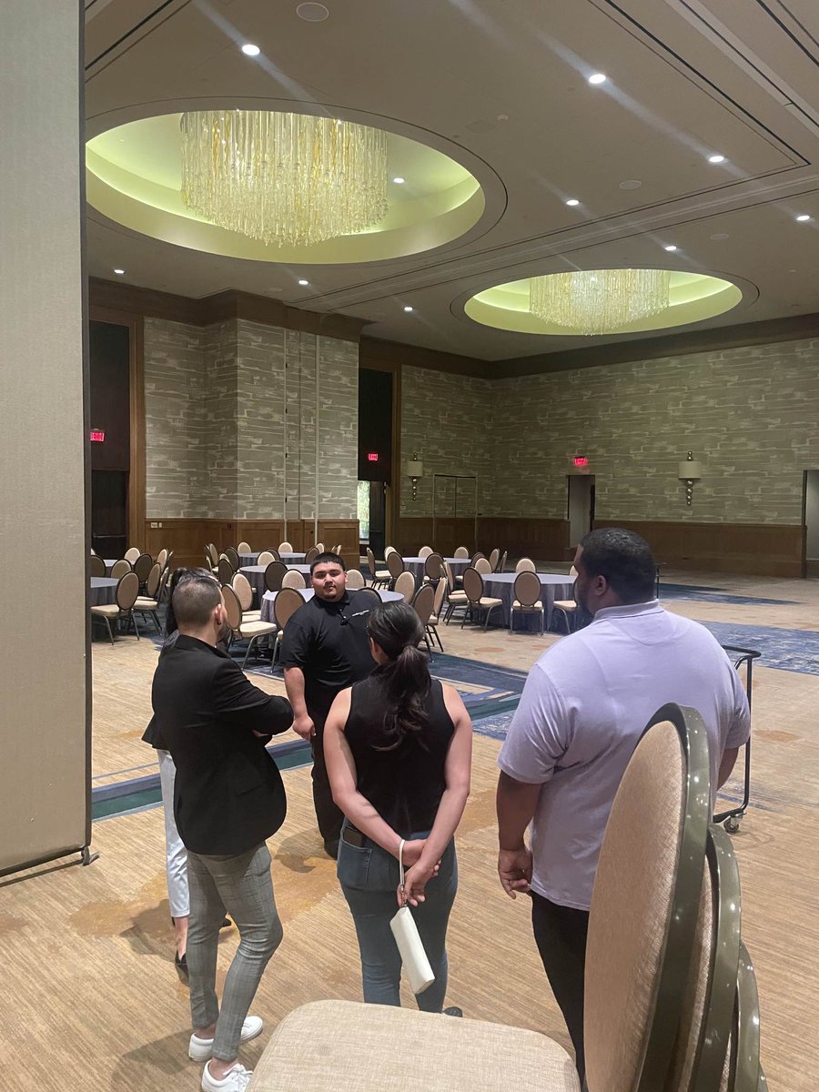 SalesboostLLC's tweet photo. Grateful for the unforgettable hotel tour at @OmniDallas! 🌟 We had the pleasure of hosting the amazing students from the @dallascollegetx Hospitality Certification Program, who got an exclusive behind-the-scenes glimpse into the intensive back and front of the house operations. https://t.co/oaAXXZ4rhc