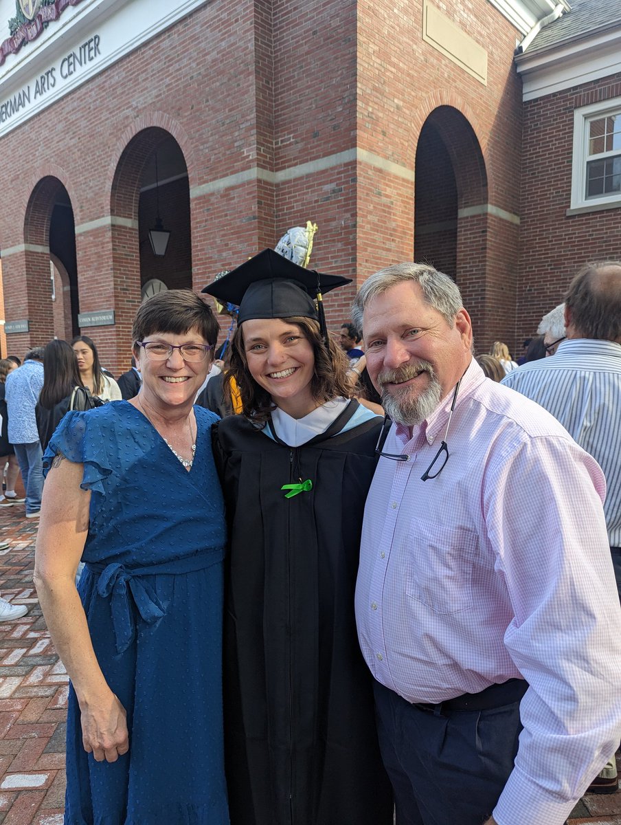 caseyauch's tweet photo. Piping up to share some personal news : I graduated from Tufts University with my planning degree yesterday, defended my thesis on gender, bikeshare + the built environment last week (hmu for details), and will begin my job as a Transportation Planner later this summer! https://t.co/r9DCNxRSpM