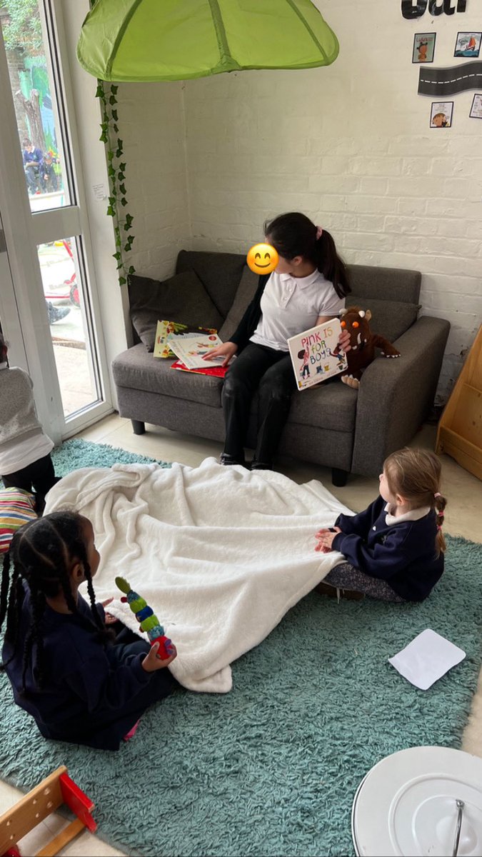 Reading Buddies! ❤️ 
With SATs finally over, Early Years can finally welcome the Year 6s back   into their classrooms! What a lovely afternoon of reading and play 😍