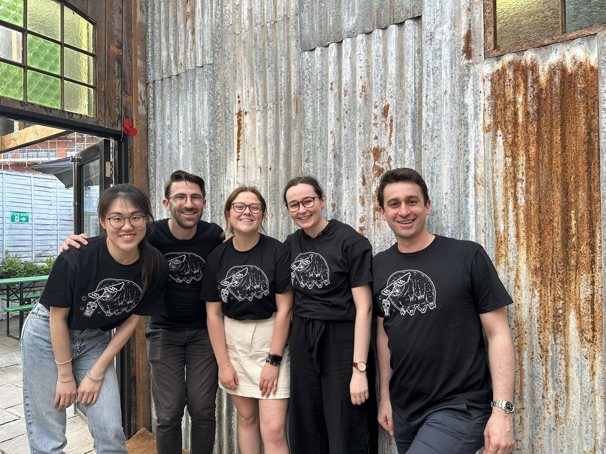 Team ‘Our Body’ at PETER Pizzeria is @pintofscience ready!! 

We are in for a fun filled evening with our panel “MythBusting: Eating, Drinking, and Diet Culture”

Find us in our Tardigrades Tees  

#pint23 

@PeterPizzeria 

@hgraham913 @A_Rob_Research @Taoran_Ji @MichaelBukur