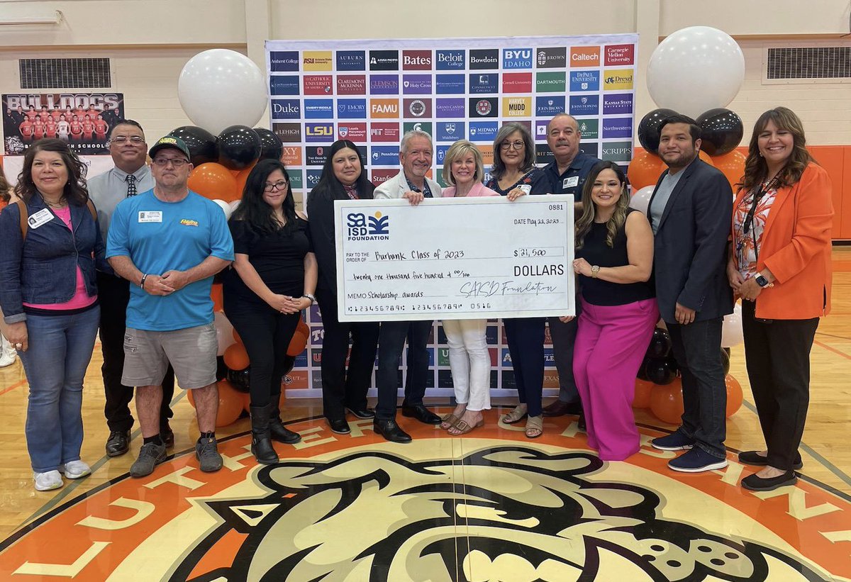 SAISD Foundation (@saisdfoundation) on Twitter photo Honored by the <a href="/SAISDBurbankHS/">Burbank HS, SAISD</a> alumni who make our scholarship giving possible as we partner in supporting the next educational journey for our newest <a href="/SAISD/">San Antonio ISD</a> alumni. Today $21,500 in scholarship awards were announced for the Burbank Class of 2023! #SAISDProud #SAISDAlumniStrong Honored by the <a href="/SAISDBurbankHS/">Burbank HS, SAISD</a> alumni who make our scholarship giving possible as we partner in supporting the next educational journey for our newest <a href="/SAISD/">San Antonio ISD</a> alumni. Today $21,500 in scholarship awards were announced for the Burbank Class of 2023! #SAISDProud #SAISDAlumniStrong