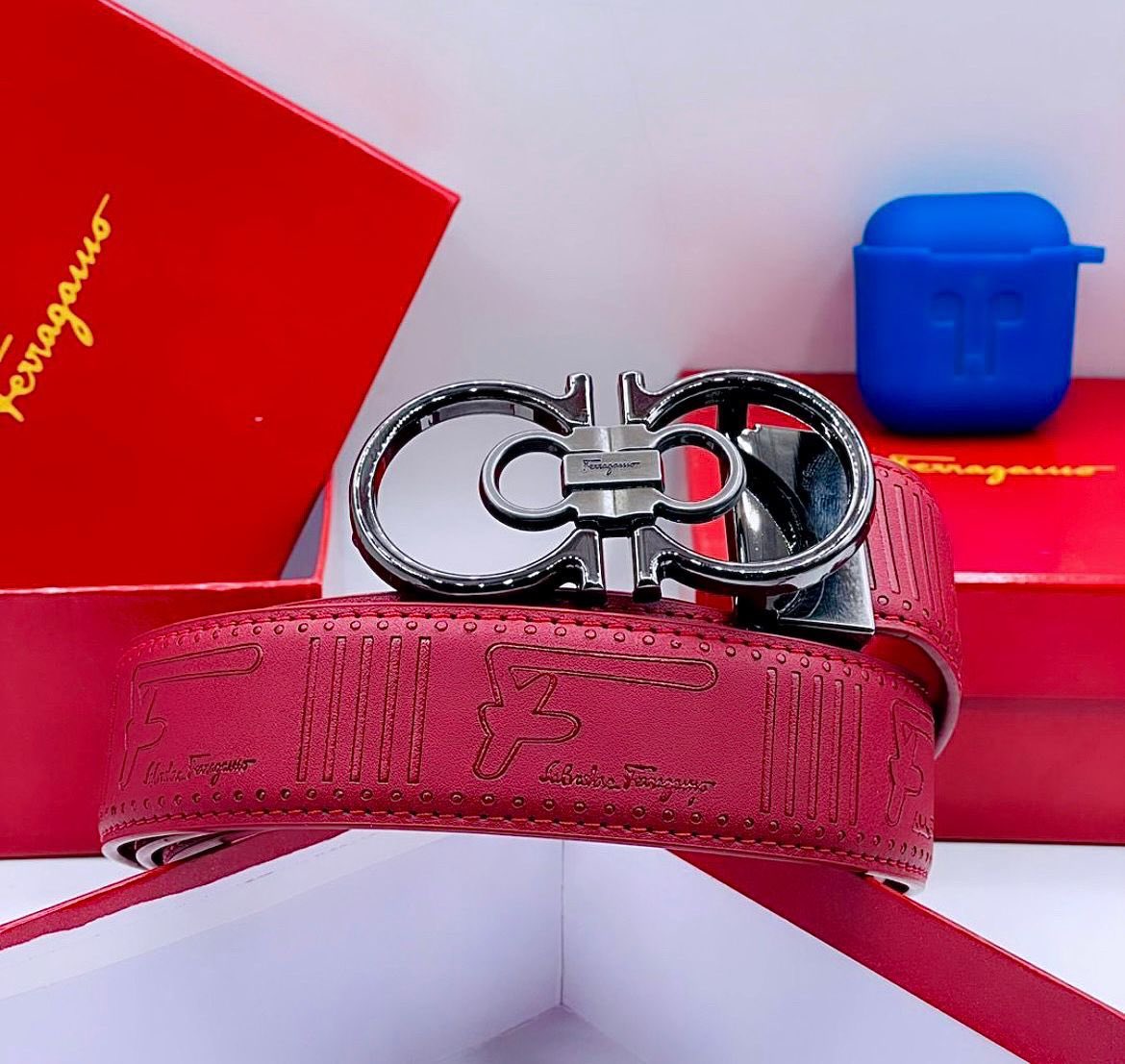 Ewa_oyin's tweet photo. Quality Salvatore Ferragamo Belto 
Unique ! (Comes in a branded box)
Price 🏷️ 12500
Delivery is nationwide 🥳❤️
Kindly patronize,retweet and refer 🥳❤️
#Onlinetradefair #Vendorspototf https://t.co/tweQCefOJ6