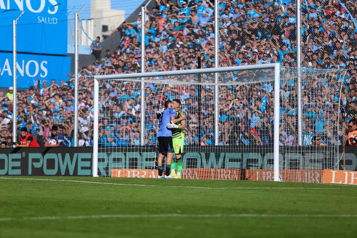 Belgrano's tweet photo. 💬👂 ¿Qué le dijo el Capitán al Guardián?

Solo respuestas incorrectas. 👇 https://t.co/c81SgWNPvb