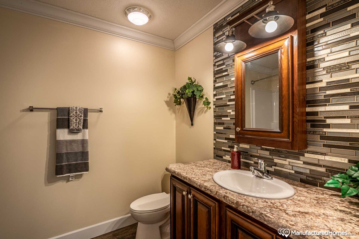 OHmfgHomeAssoc's tweet photo. #HOMEOFTHEDAY 🏡 Hillcrest / 7753M
Built by #SkylineHomes | 3 beds | 2 baths | 1820 sq ft.
Get a custom price quote: https://t.co/OrnAovLVwV 

#manufacturedhome #manufacturedhousing #modularhousing #factorybuilthousing #Ohio #prefabhome #Ohiocommunity #Ohiomanufacturedhomes https://t.co/3ia6MkWFSS