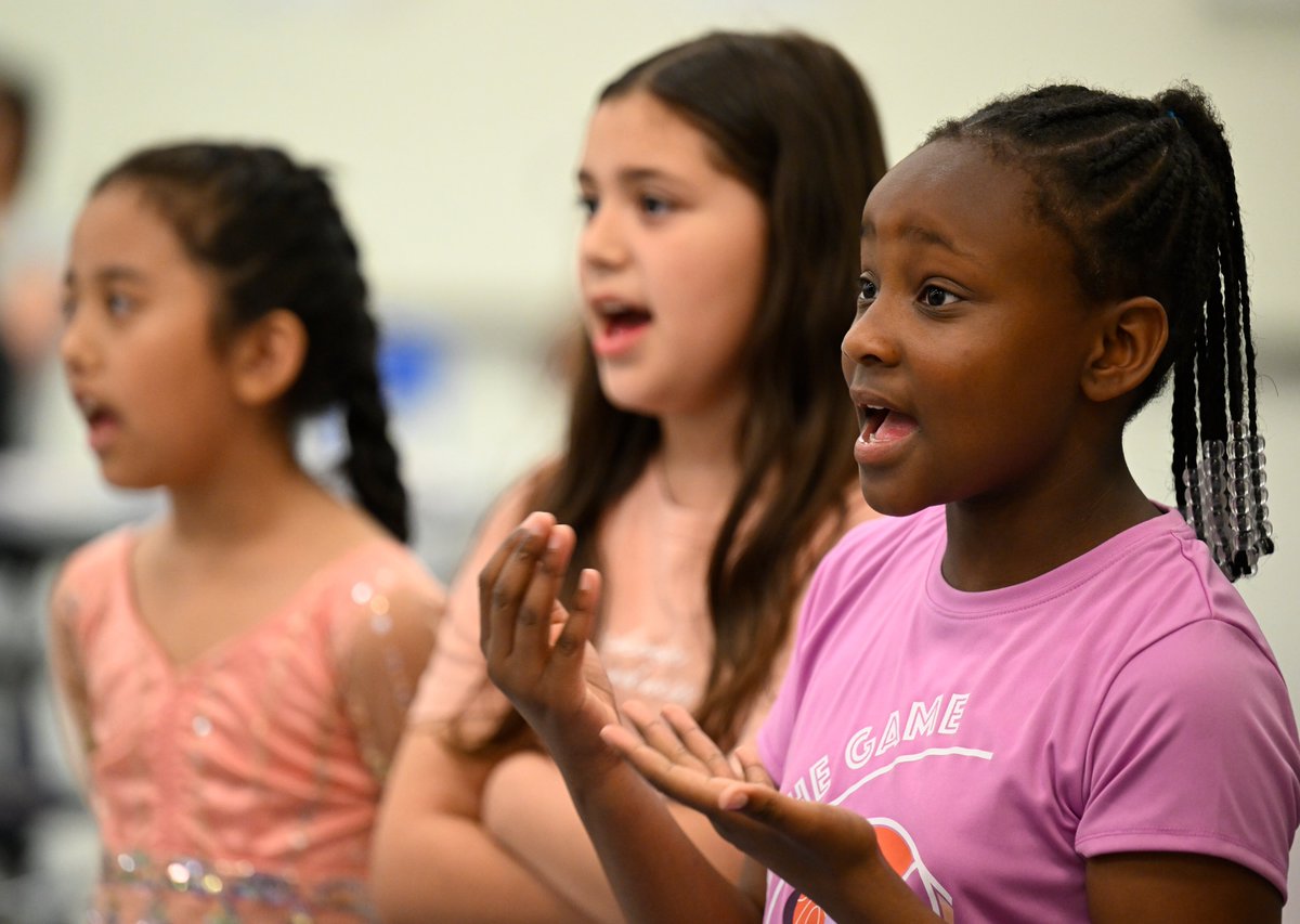 JCPS (@jcpsky) on Twitter photo 🎉 GIFTED G.I.R.L.S. | <a href="/LaukhufLions20/">Laukhuf Elementary</a> recently celebrated its Gifted G.I.R.L.S. Program! The Girls Inspiring Resilient Leaders and Students program builds character and promotes leadership skills and self-esteem for young girls of color in third through fifth grades. #WeAreJCPS 🎉 GIFTED G.I.R.L.S. | <a href="/LaukhufLions20/">Laukhuf Elementary</a> recently celebrated its Gifted G.I.R.L.S. Program! The Girls Inspiring Resilient Leaders and Students program builds character and promotes leadership skills and self-esteem for young girls of color in third through fifth grades. #WeAreJCPS