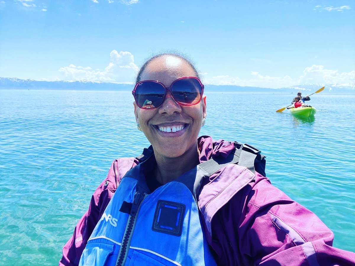Hey ya’ll! It’s #BlackinBiophysicsWeek and time for #BIBPSRollCall! I’m an Assitant Prof at @ucd_physiology where we study the biophysics of sensory behavior. I’m also the co-founder of the @BiophysicalSoc Justice for Underrepresented Scholars Training in Biophysics program.