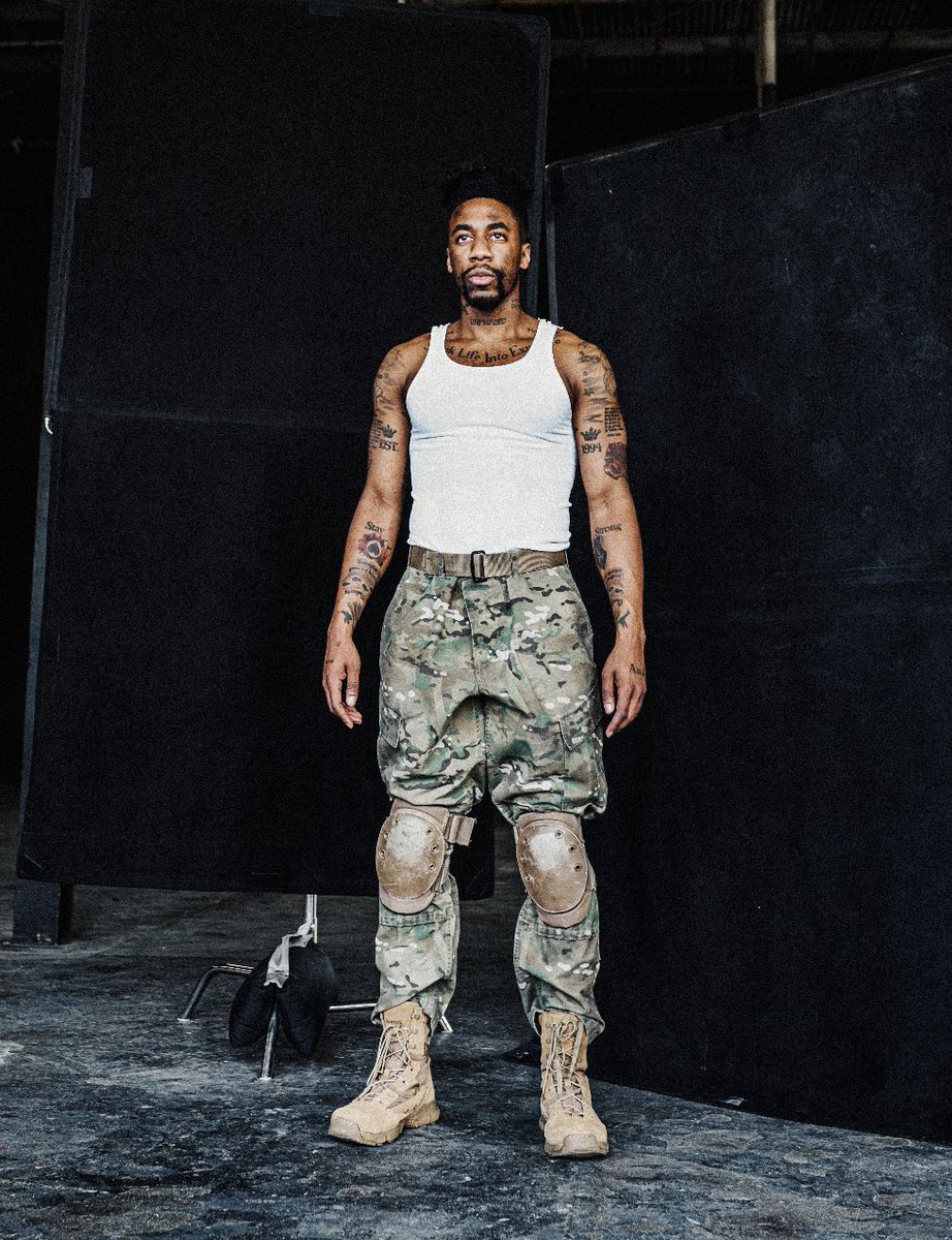 thatsdax's tweet image. They go to war 
get thrown on the shelf
Then go back to war with their mental health
Then grab that bottle and ask for help
Try to pull themselves out of hell
Then fall back down and then realize that they gon’ have to do it themselves…