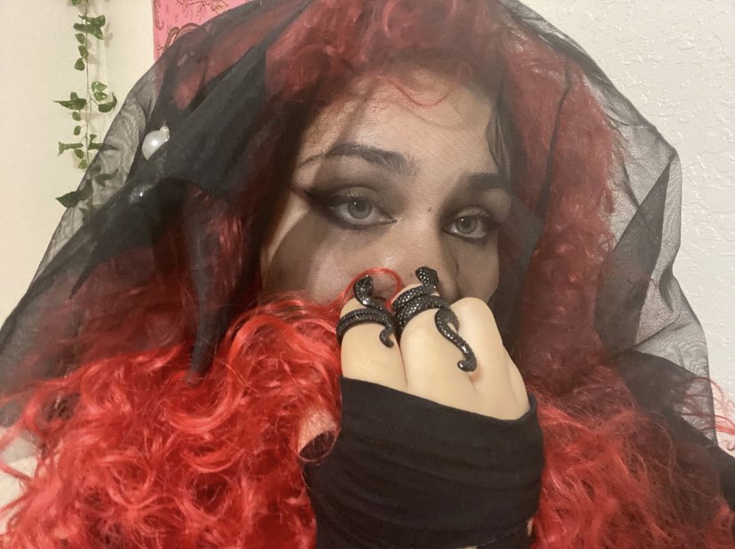 𝐊𝐢𝐤𝐢𝐲𝐨𝐮 on Twitter: "RT @xdivinedoll: serpent baddie