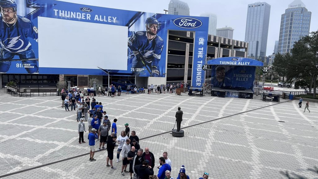 Tampa Bay Lightning (@TBLightning) locker room sale featuring game-used sticks and gear set for June 🏒

Get your favorite player's equipment! >> l8r.it/SHh0